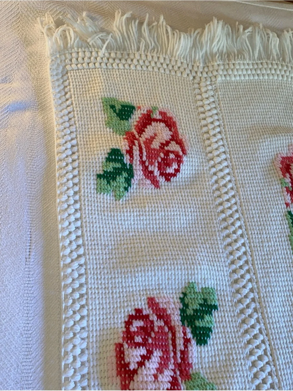 Hand crochet Afghan throw cottage rose Crosstitch cottage core 38“ x 80“ – B 12
